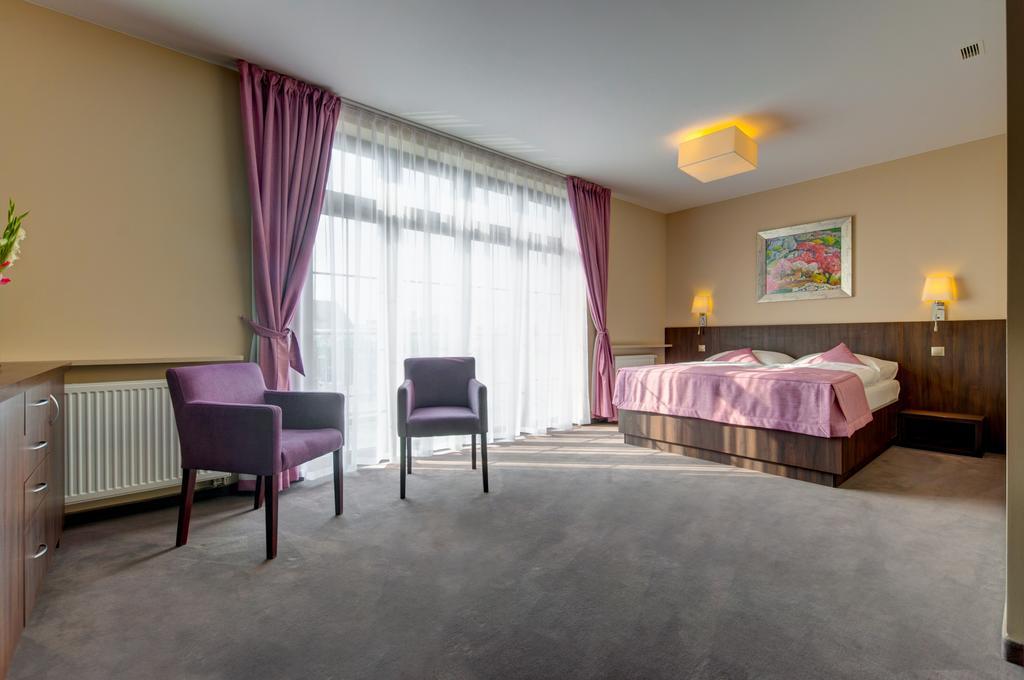 Hotel Figa Plewiska Bilik gambar