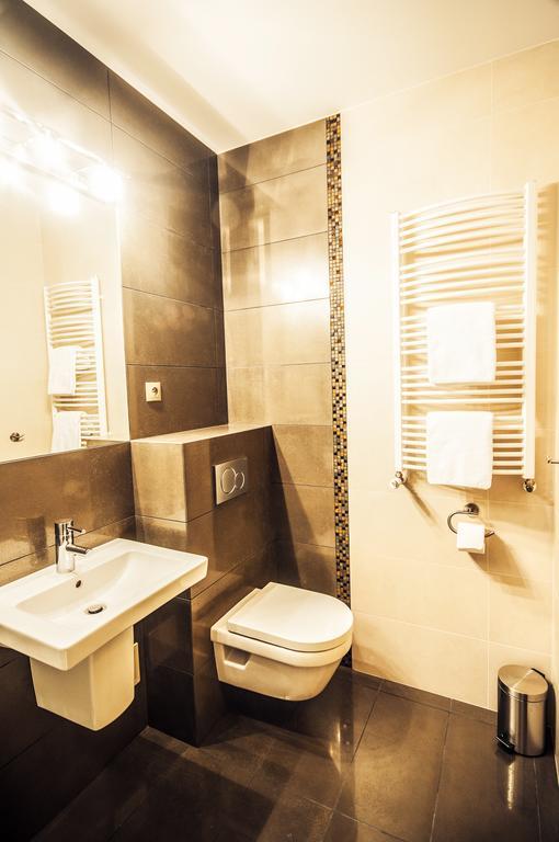 Hotel Figa Plewiska Luaran gambar